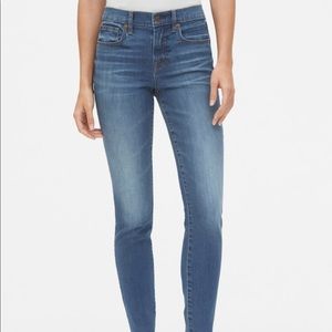 Gap skinny jeans (27 LONG)